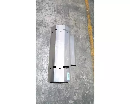 INTERNATIONAL 7600 Muffler Shield