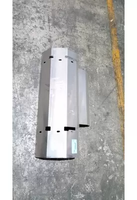 INTERNATIONAL 7600 Muffler Shield