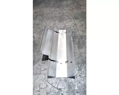 INTERNATIONAL 7600 Muffler Shield