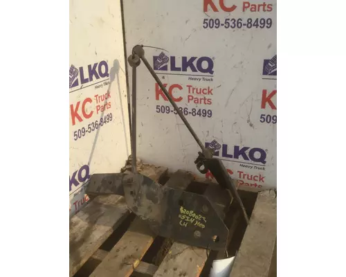 INTERNATIONAL 7600 RADIATOR BRACKET