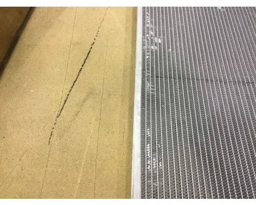 INTERNATIONAL 7600 Radiator