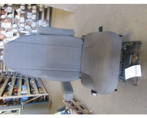 INTERNATIONAL 7600 Seat, Front