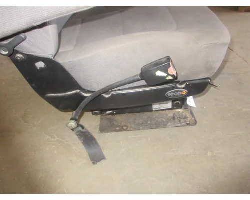 INTERNATIONAL 7600 Seat, Front