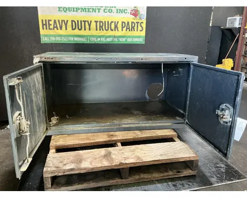 INTERNATIONAL 7600 Tool Box