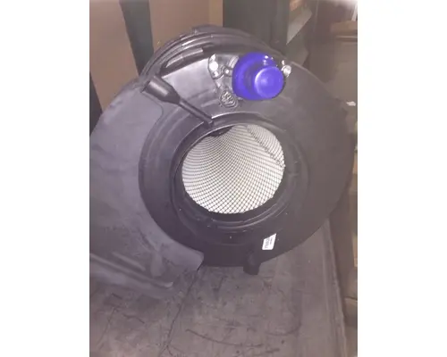 INTERNATIONAL 7700 Air Cleaner