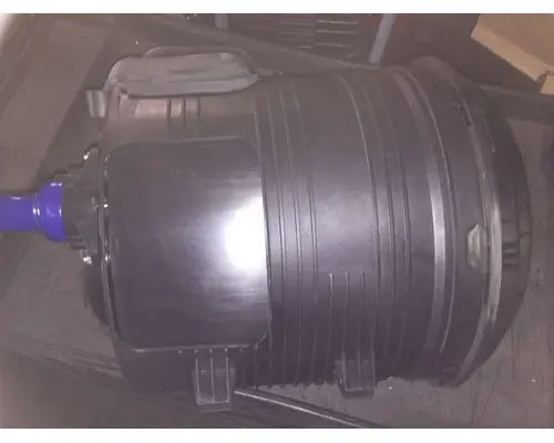 INTERNATIONAL 7700 Air Cleaner