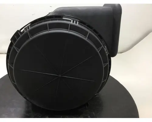 INTERNATIONAL 7700 Air Cleaner