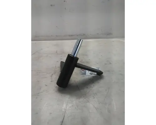 INTERNATIONAL 7700 Latches and Locks