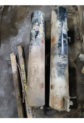 INTERNATIONAL 8100 Air Tank