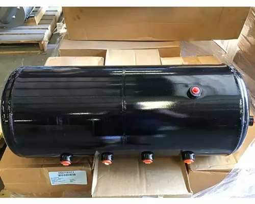 INTERNATIONAL 8100 Air Tank