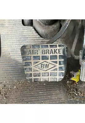INTERNATIONAL 8100 Brake/Clutch Pedal Box