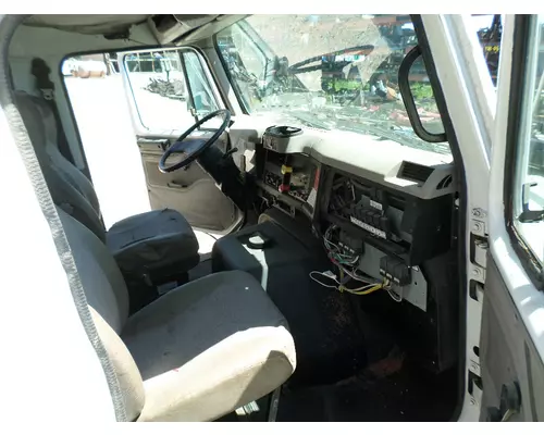 INTERNATIONAL 8100 CAB