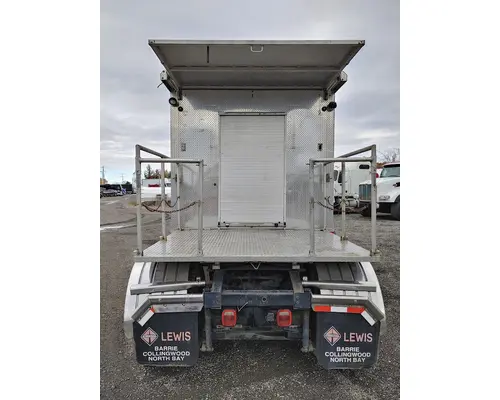 INTERNATIONAL 8100 Complete Vehicle