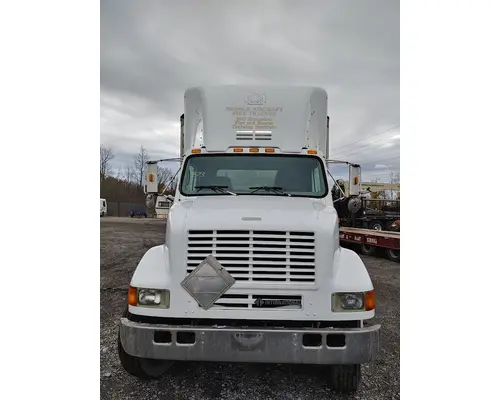 INTERNATIONAL 8100 Complete Vehicle