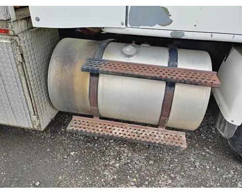 INTERNATIONAL 8100 Complete Vehicle