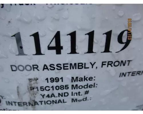 INTERNATIONAL 8100 DOOR ASSEMBLY, FRONT