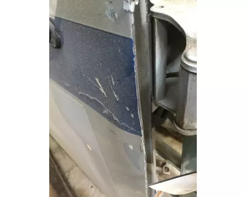 INTERNATIONAL 8100 DOOR ASSEMBLY, FRONT