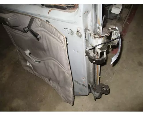 INTERNATIONAL 8100 DOOR ASSEMBLY, FRONT