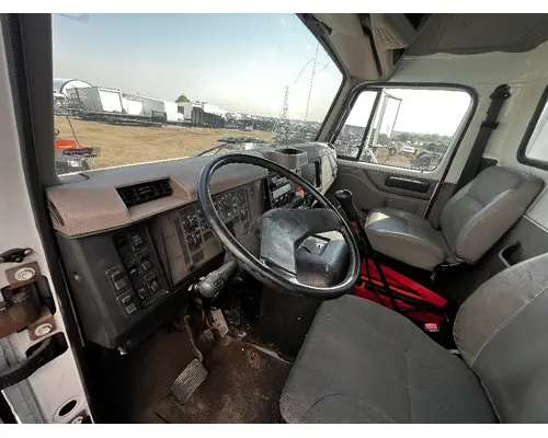 INTERNATIONAL 8100 Dash Assembly