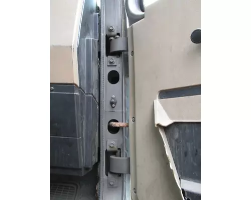 INTERNATIONAL 8100 Door Assembly, Front