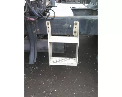 INTERNATIONAL 8100 FRAME STEP