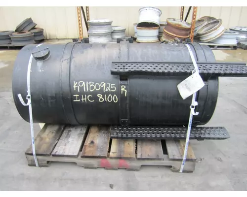 INTERNATIONAL 8100 FUEL TANK