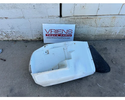 INTERNATIONAL 8100 Fender Extension