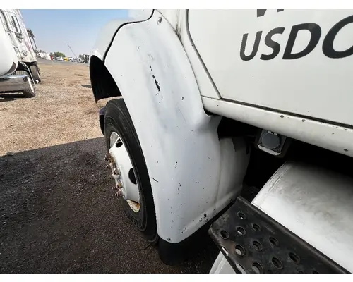 INTERNATIONAL 8100 Fender Extension