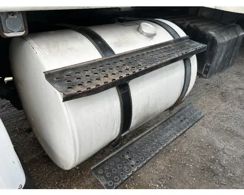 INTERNATIONAL 8100 Fuel Tank