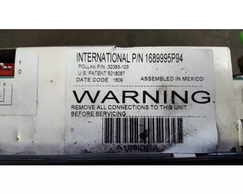 INTERNATIONAL 8100 GAUGE CLUSTER