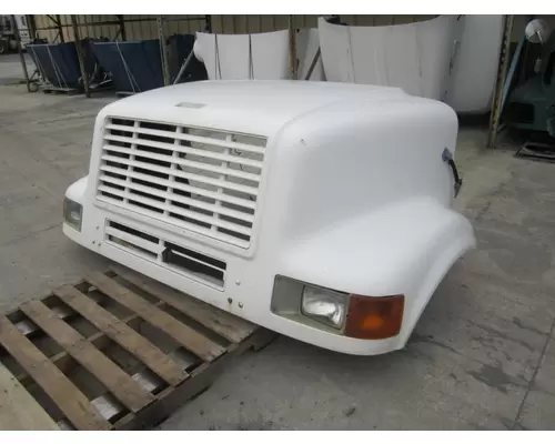 INTERNATIONAL 8100 HOOD