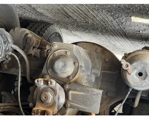 INTERNATIONAL 8100 Hub