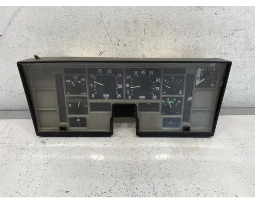 INTERNATIONAL 8100 Instrument Cluster
