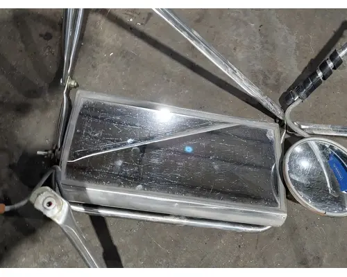 INTERNATIONAL 8100 Mirror (Side View)