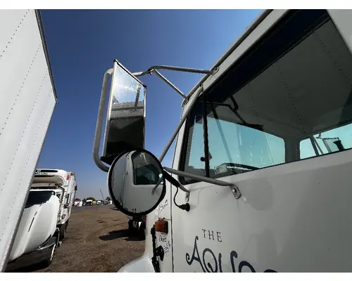 INTERNATIONAL 8100 Mirror (Side View)