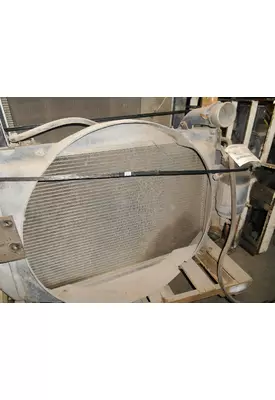 INTERNATIONAL 8100 Radiator