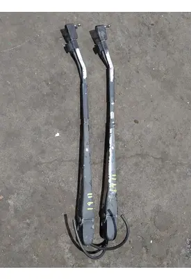 INTERNATIONAL 8100 Windshield Wiper Arm