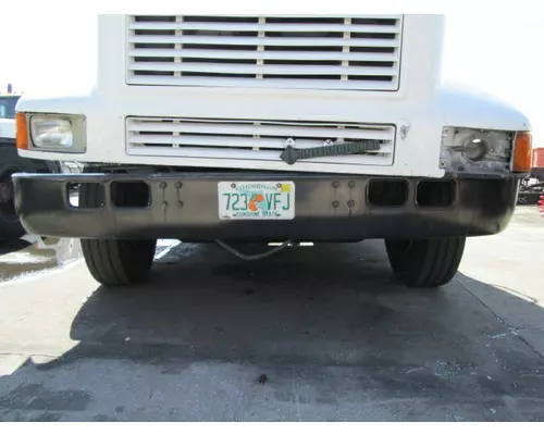 INTERNATIONAL 8200 BUMPER ASSEMBLY, FRONT