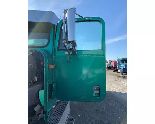 INTERNATIONAL 8200 Door Assembly, Front