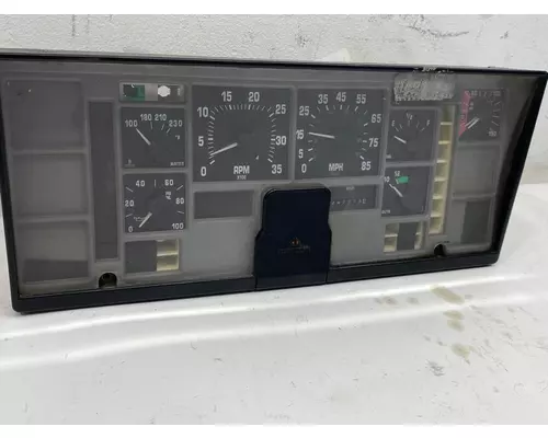 INTERNATIONAL 8200 Instrument Cluster