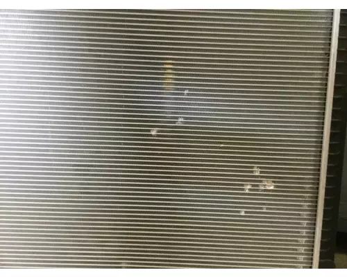 INTERNATIONAL 8200 Radiator