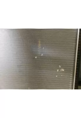 INTERNATIONAL 8200 Radiator