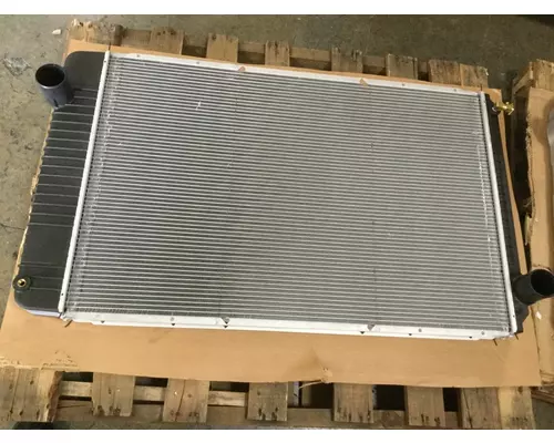 INTERNATIONAL 8200 Radiator