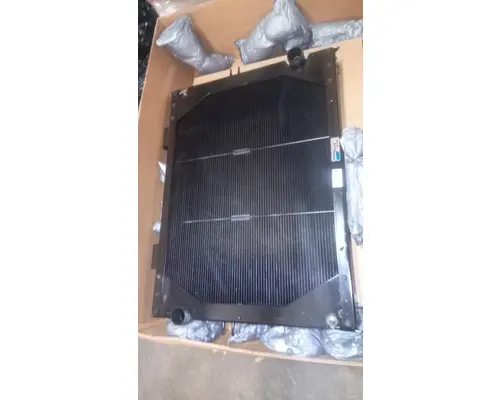 INTERNATIONAL 8200 Radiator