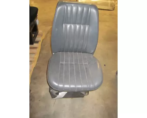 INTERNATIONAL 8200 SEAT, FRONT