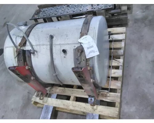 INTERNATIONAL 8300 FUEL TANK