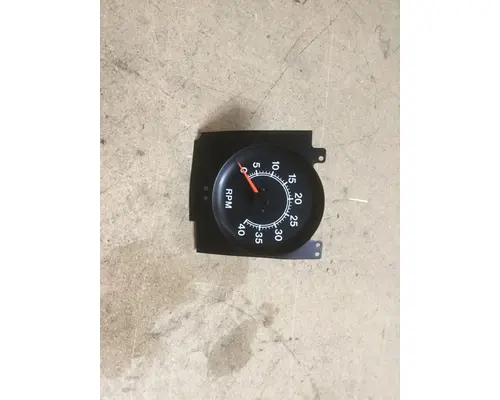 INTERNATIONAL 8300 Instrument Cluster