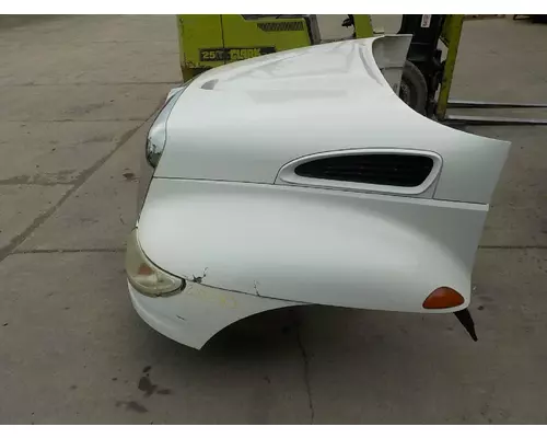 INTERNATIONAL 8500 Hood