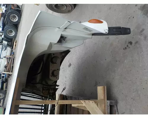 INTERNATIONAL 8500 Hood