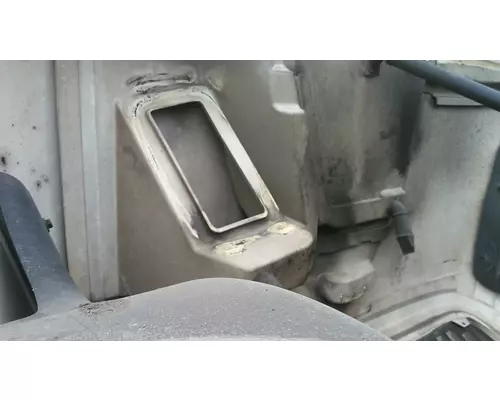 INTERNATIONAL 8600 (RIGHT HAND DRIVE) HOOD